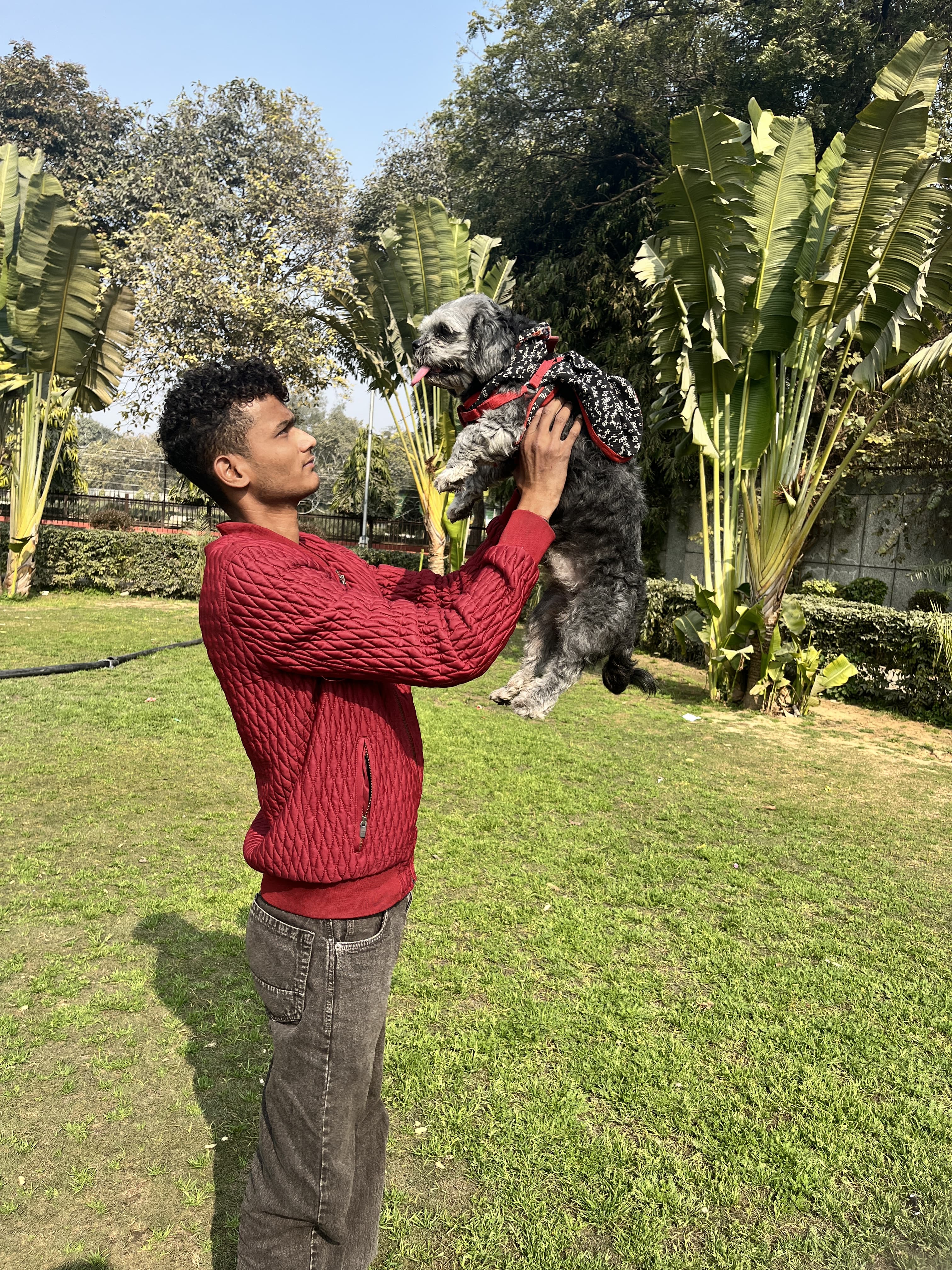 Verified dog walker with pet in Delhi